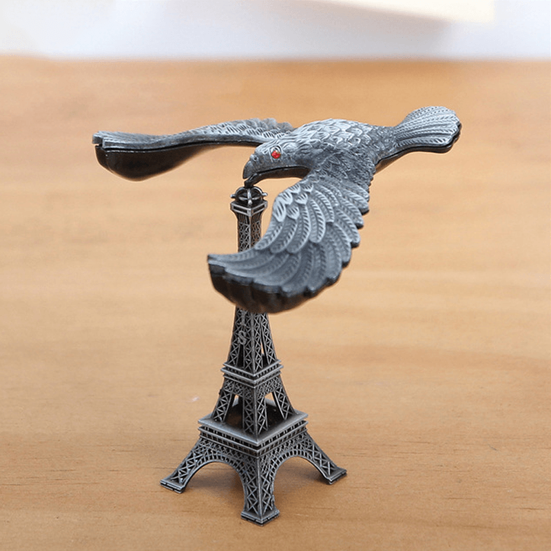 Kreatives Eisenturm-Adler-Ornament