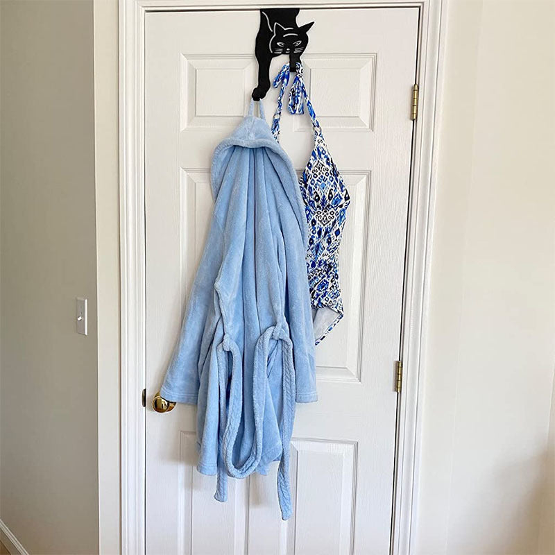 Kitty Katze Kleiderbügel hinter der Tür